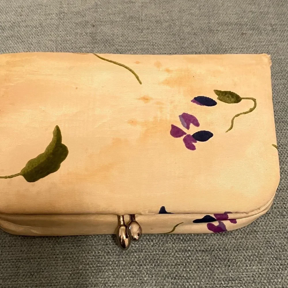 Travel Sized Sewing Kit